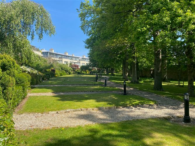 4 Joyce Hall, Carrickmines Wood, Carrickmines, Dublin 18