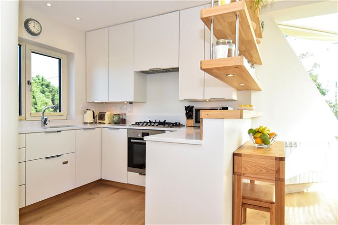 2 Gleann Eorna, Cois Cuain, Salthill, Galway