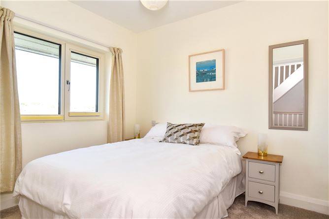2 Gleann Eorna, Cois Cuain, Salthill, Galway