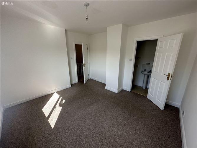 13 Hillcrest Court, Riverstick, Cork