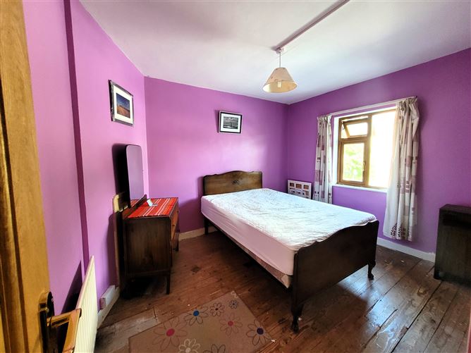 25 St Marys Crescent, Westport, Mayo