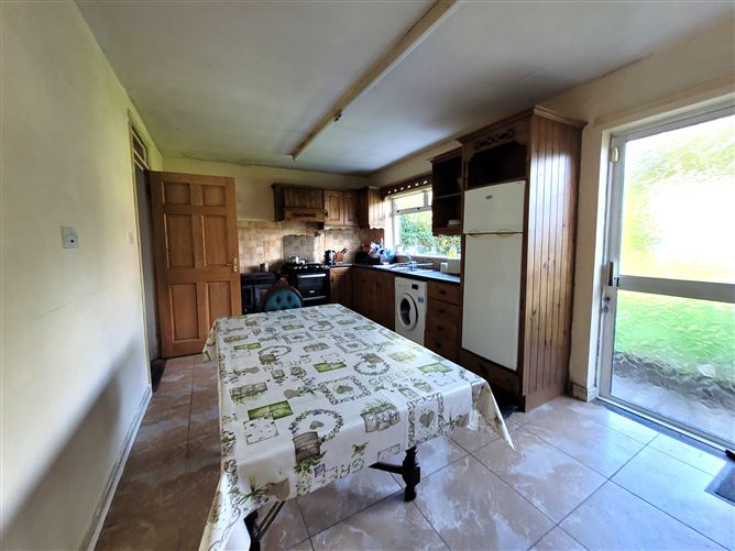25 St Marys Crescent, Westport, Mayo