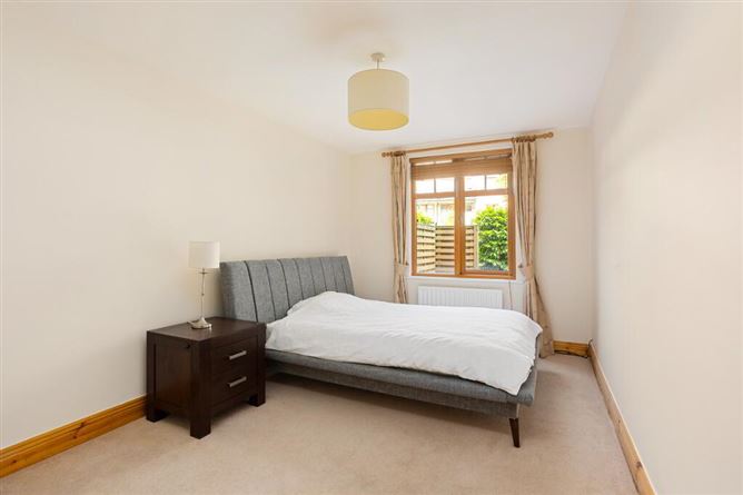 21 Woodbrook Crescent, Riverwood Road, Castleknock, Dublin