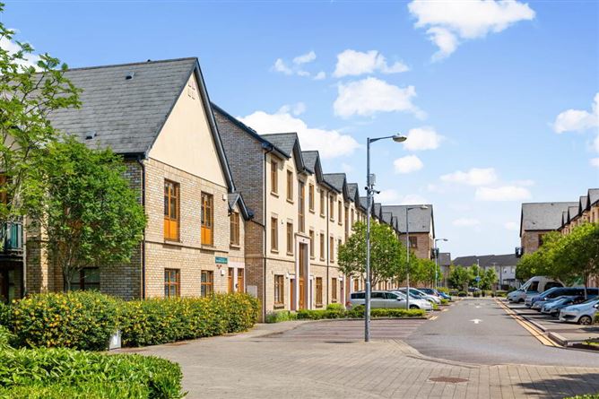 21 Woodbrook Crescent, Riverwood Road, Castleknock, Dublin