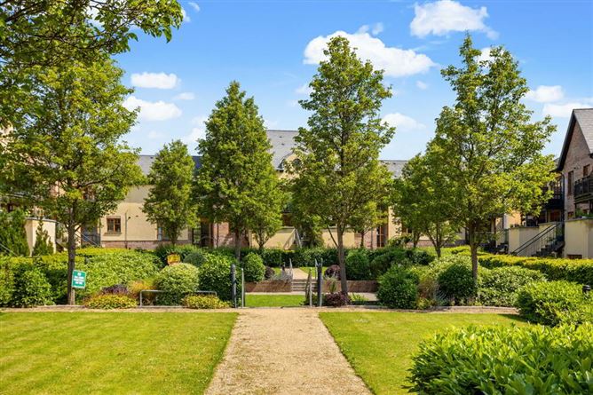 21 Woodbrook Crescent, Riverwood Road, Castleknock, Dublin