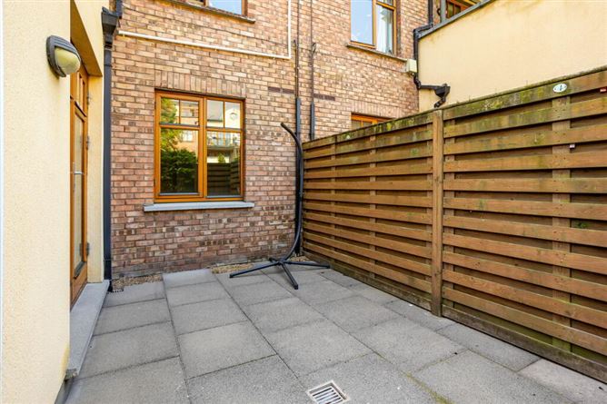 21 Woodbrook Crescent, Riverwood Road, Castleknock, Dublin