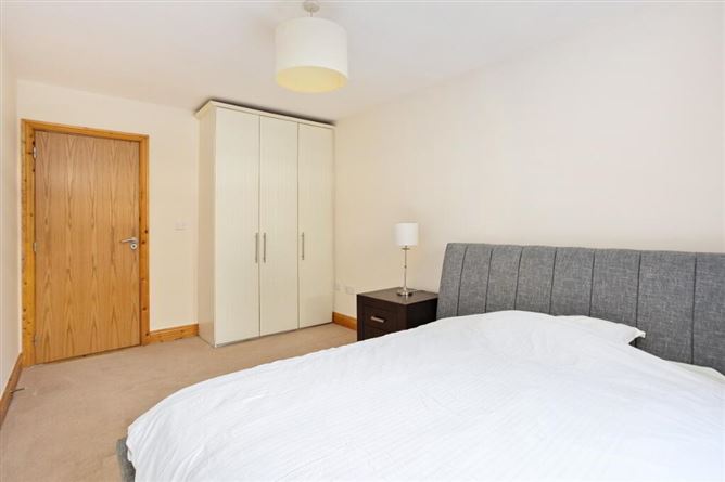21 Woodbrook Crescent, Riverwood Road, Castleknock, Dublin