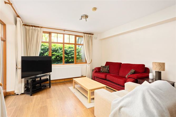 21 Woodbrook Crescent, Riverwood Road, Castleknock, Dublin