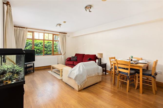 21 Woodbrook Crescent, Riverwood Road, Castleknock, Dublin