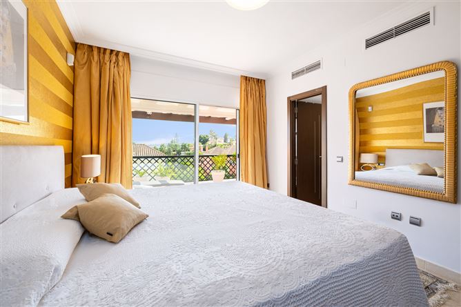 Spain, Marbella, Nueva Andalucia - COSTA-01015P