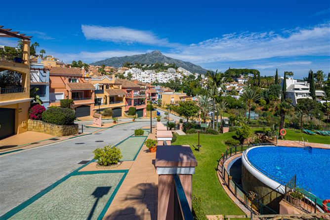 Spain, Marbella, Nueva Andalucia - COSTA-01015P