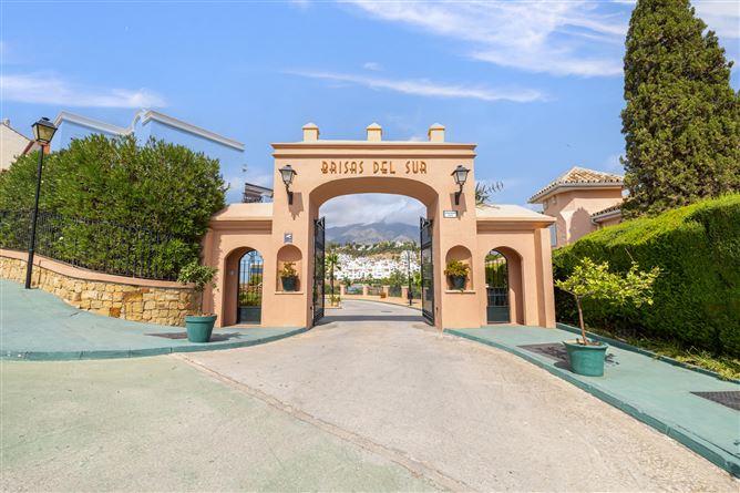 Spain, Marbella, Nueva Andalucia - COSTA-01015P