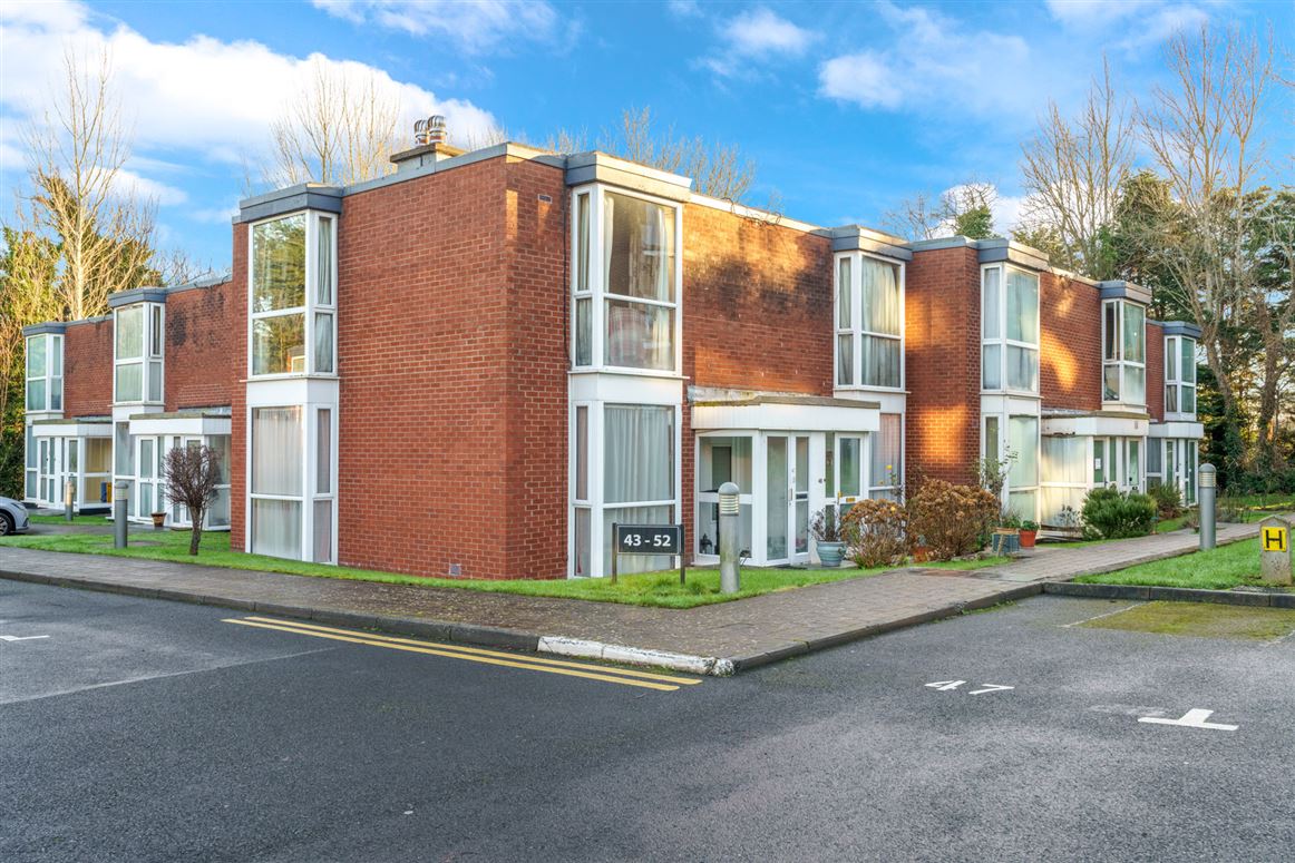 49 Cherbury Court, Booterstown Avenue, Blackrock, Co. Dublin