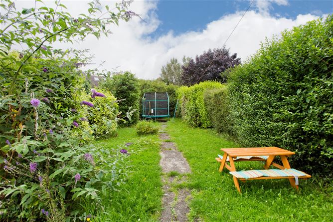 68 Larkfield Grove, Terenure, Dublin 6W