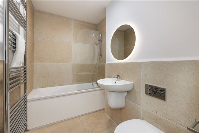 32 Woodbrook Court, Shankill, Dublin 18