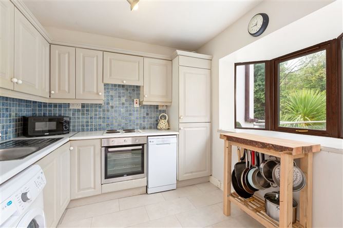 18 Riverside Walk, Clonskeagh Road, Clonskeagh, Dublin 6