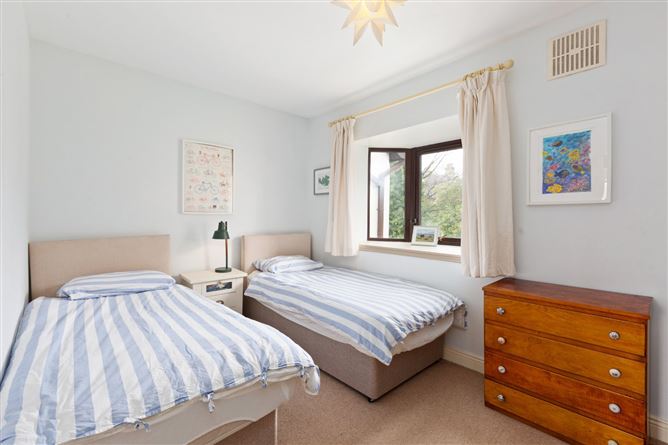 18 Riverside Walk, Clonskeagh Road, Clonskeagh, Dublin 6