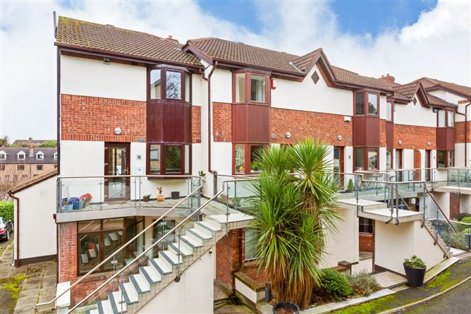 18 Riverside Walk, Clonskeagh Road, Clonskeagh, Dublin 6