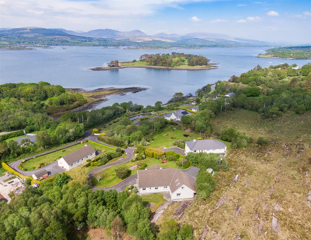 Billows, Feorus East, Kenmare, Co. Kerry Billows, Feorus East, Kenmare, Co. Kerry