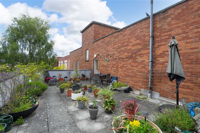 60 The Mill, Weaver's Square