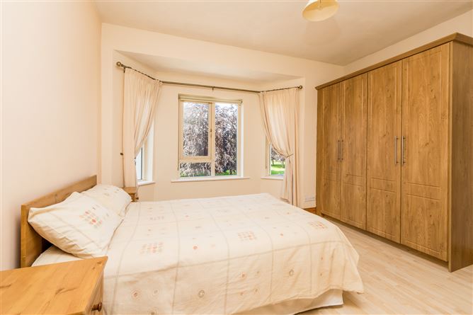 100 Abbeyville, Galway Road, Roscommon