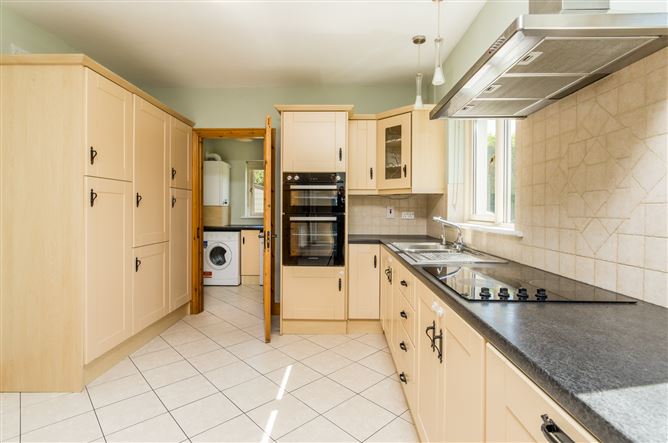 100 Abbeyville, Galway Road, Roscommon