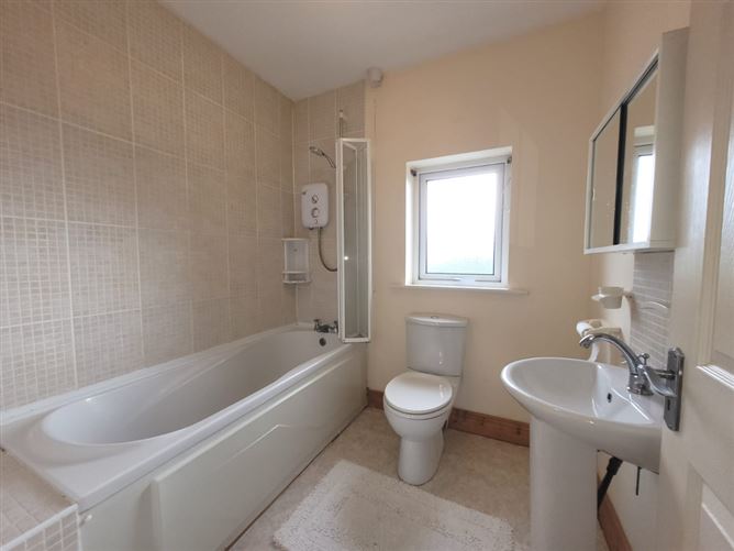 11 Rowan Hill, Mount Oval Village, Rochestown, Cork