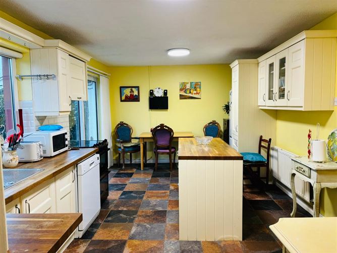 16 Phoenix Court, Kilrush Road, Ennis, Clare