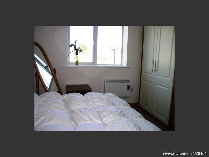 Photo 6 of 10 — 3 THE FORT, CASTLEFIELD, Athy, Co. Kildare