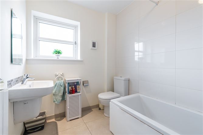 6 Hyde Road, Stepaside, Dublin 18