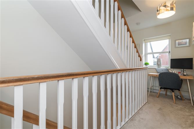 6 Hyde Road, Stepaside, Dublin 18