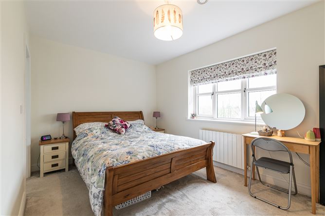 6 Hyde Road, Stepaside, Dublin 18