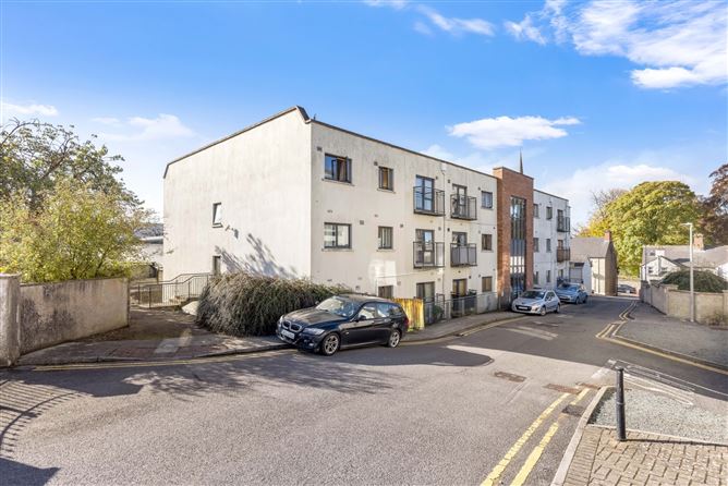 4 Johnston Court, Church Street, Cavan
