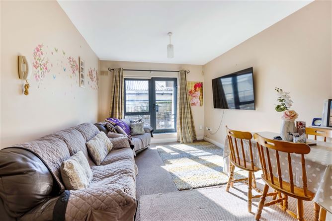 4 Johnston Court, Church Street, Cavan