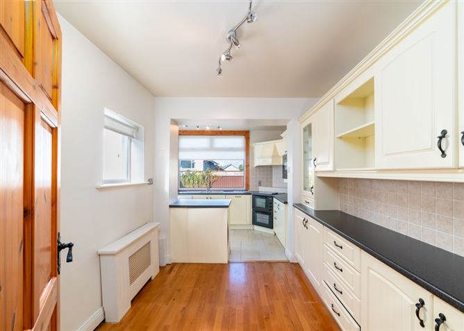 27 Avondale Park, Ballintemple, Cork