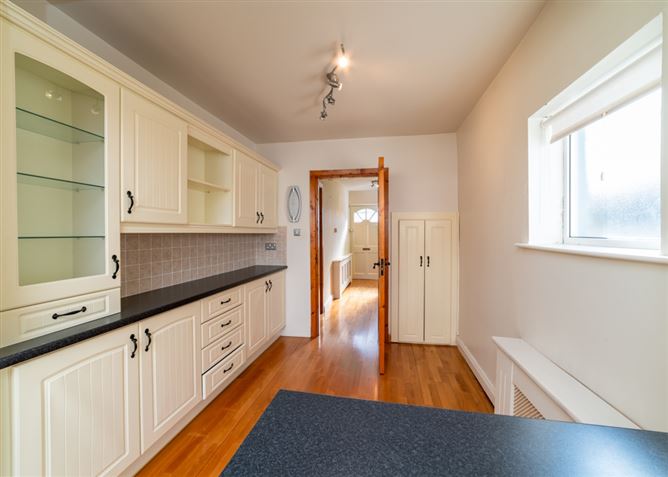 27 Avondale Park, Ballintemple, Cork