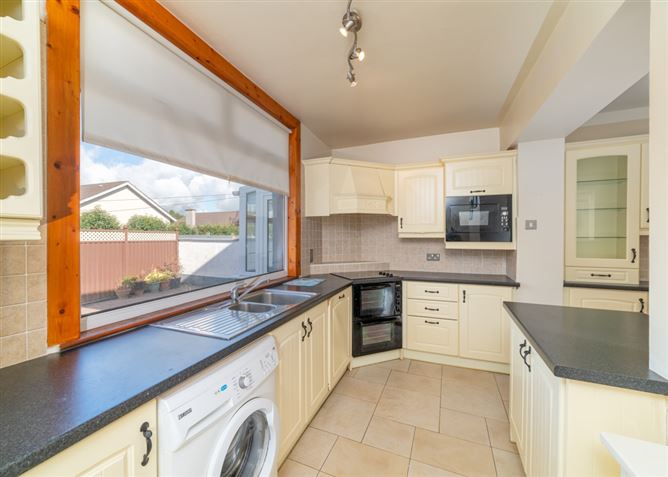 27 Avondale Park, Ballintemple, Cork