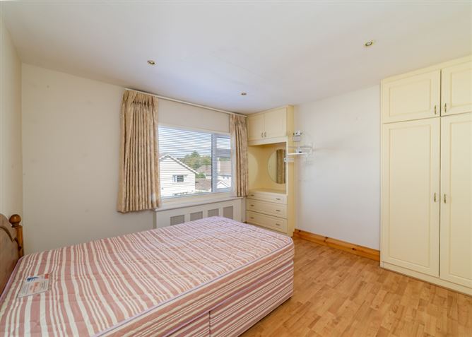 27 Avondale Park, Ballintemple, Cork