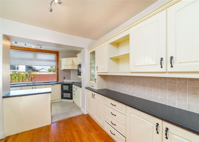 27 Avondale Park, Ballintemple, Cork
