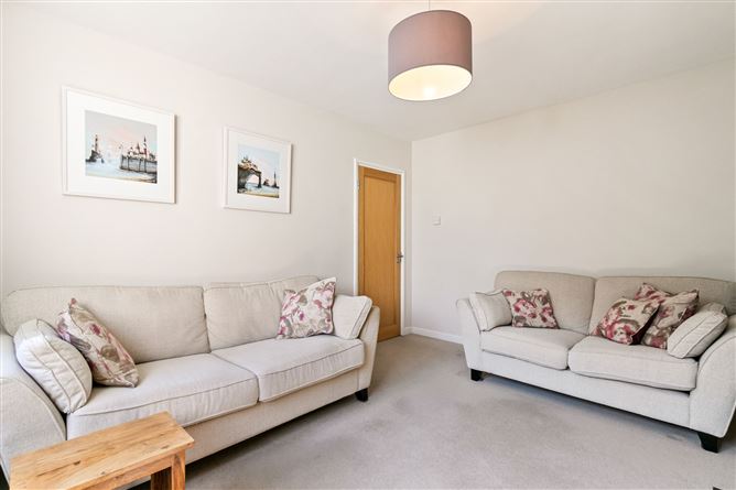 82 Gledswood Park, Clonskeagh,   Dublin 14