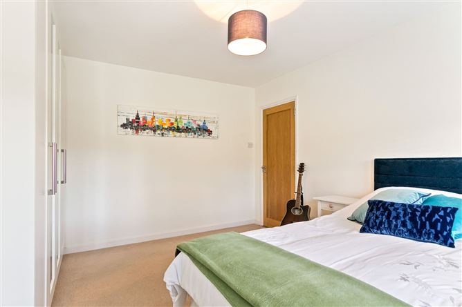 82 Gledswood Park, Clonskeagh,   Dublin 14