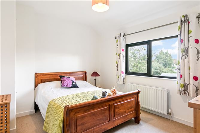 82 Gledswood Park, Clonskeagh,   Dublin 14