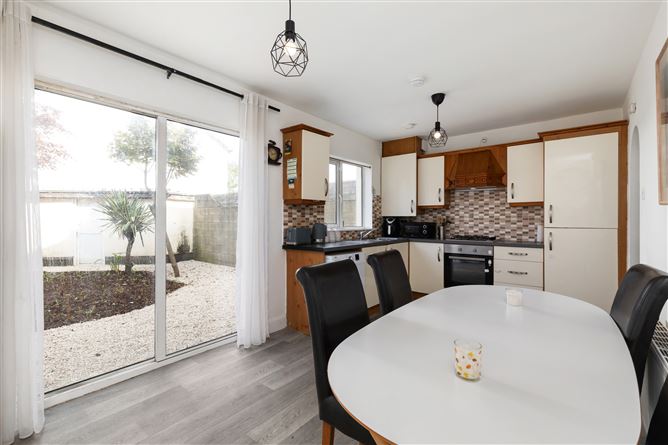 6 Saddlers avenue , Coolmine, Dublin 15