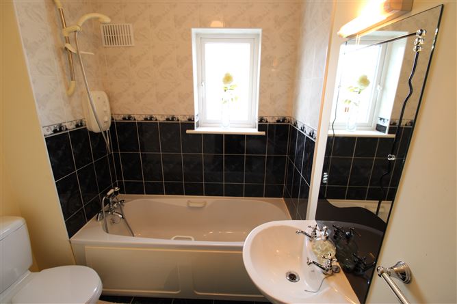 100 Clochran, Kilcloghans, Tuam, Galway
