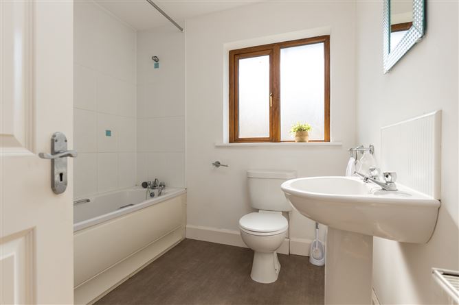 No. 21 Elderwood, Castlebridge, Wexford