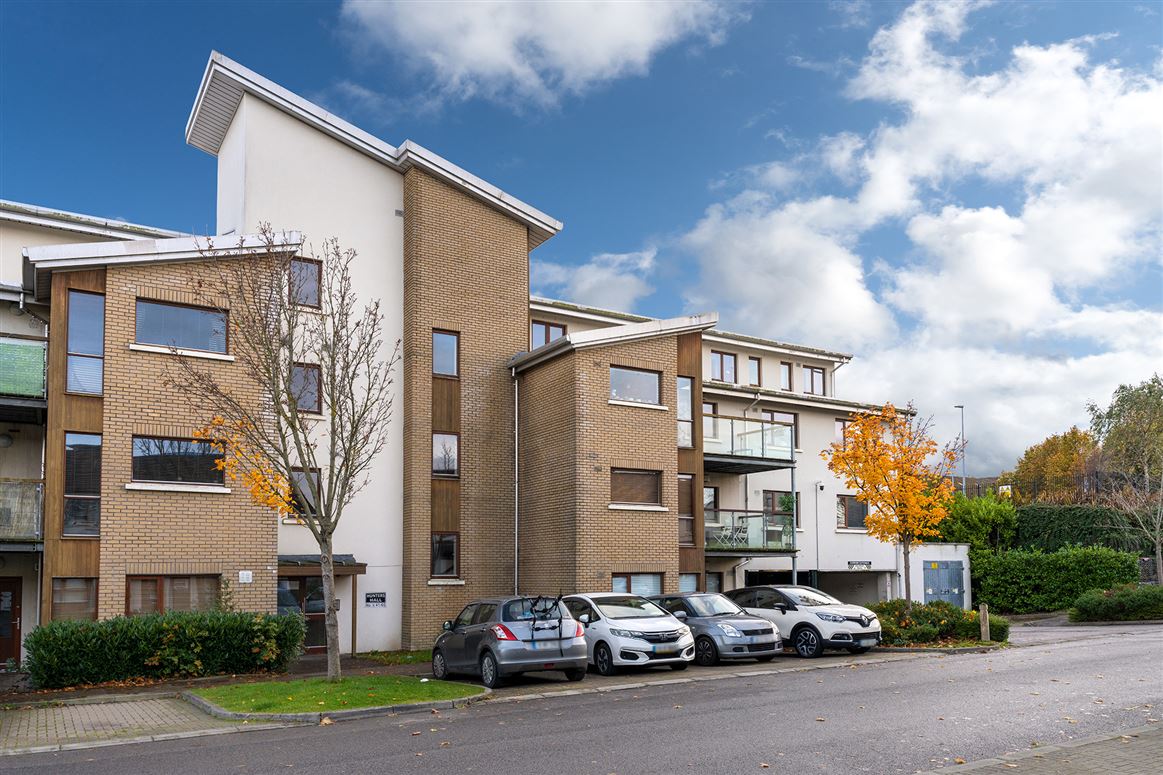 48 Hunters Hall, Hunters Wood, Ballycullen,   Dublin 24