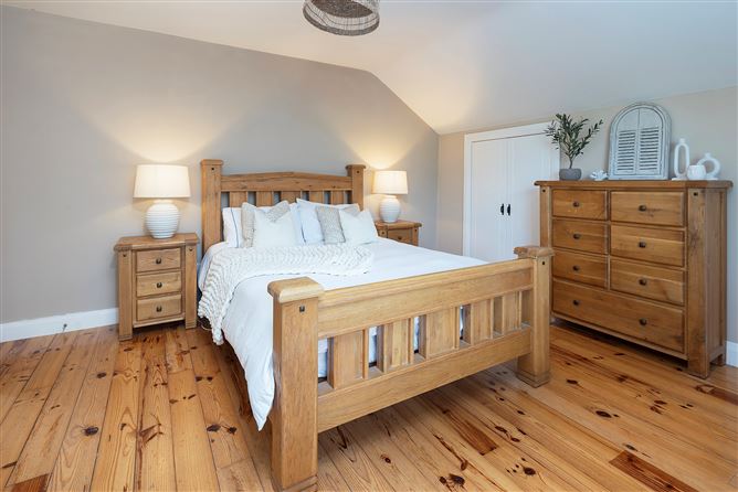 Santa Clara, 33 Árd Na Greine, Dark Road, Castleredmond, Midleton, Cork