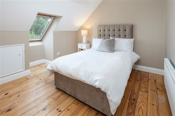 Santa Clara, 33 Árd Na Greine, Dark Road, Castleredmond, Midleton, Cork