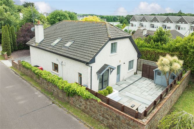 Santa Clara, 33 Árd Na Greine, Dark Road, Castleredmond, Midleton, Cork
