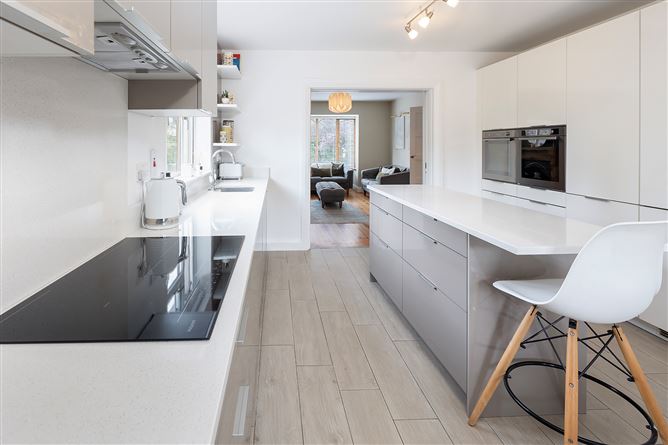 Santa Clara, 33 Árd Na Greine, Dark Road, Castleredmond, Midleton, Cork